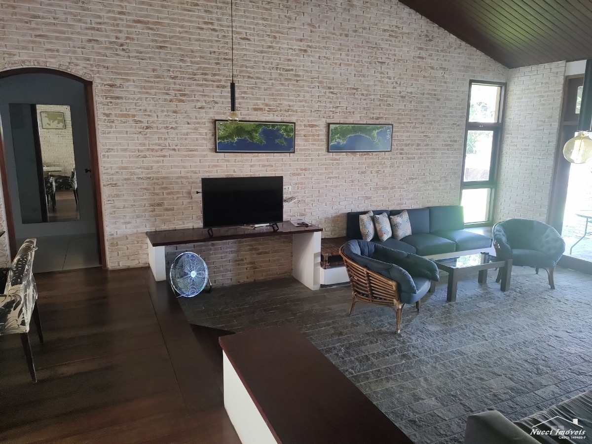Ótima casa na domingas dias a 180 mts da areia