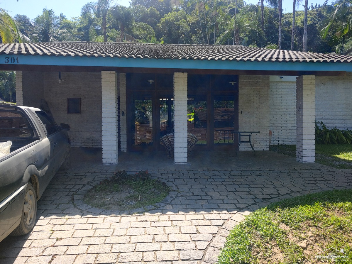 Ótima casa na domingas dias a 180 mts da areia