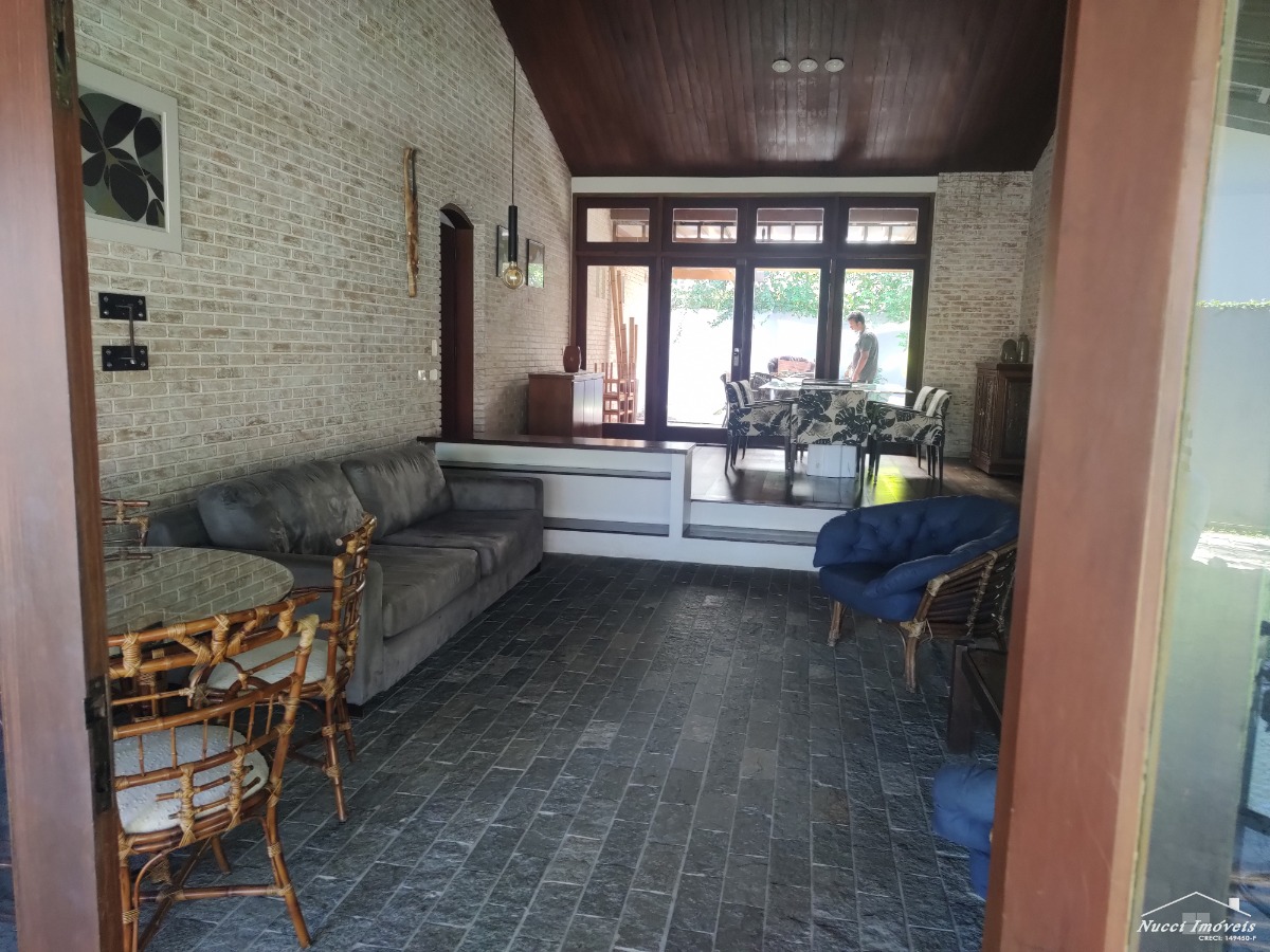 Ótima casa na domingas dias a 180 mts da areia